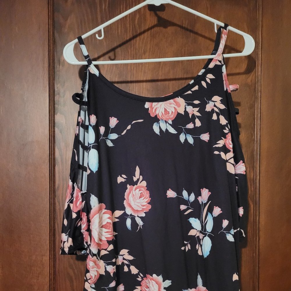 Floral 3/4 sleeve top